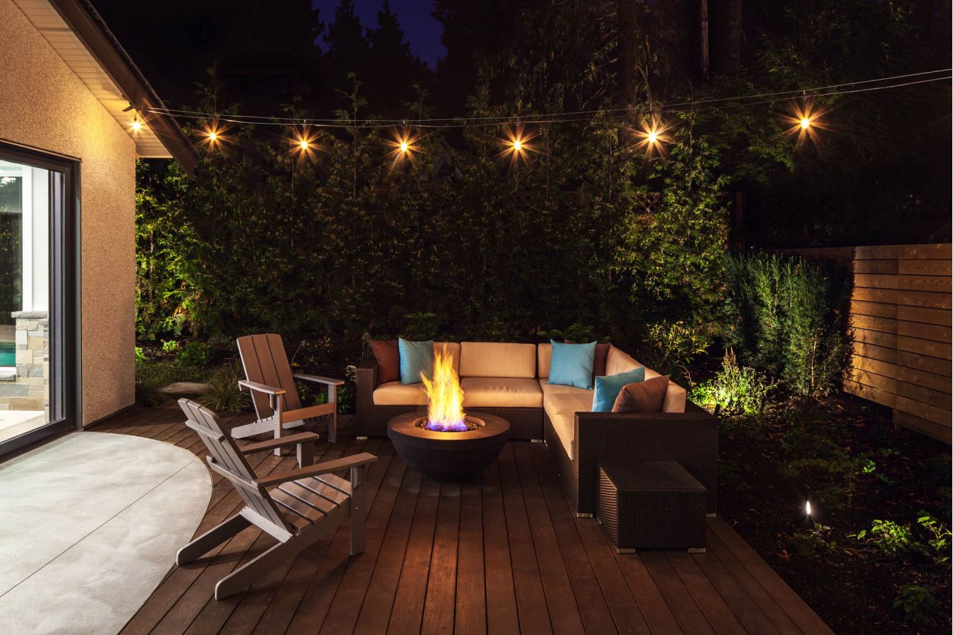 Outdoor Landscape Lighting & Entertainment in North Vancouver, BC